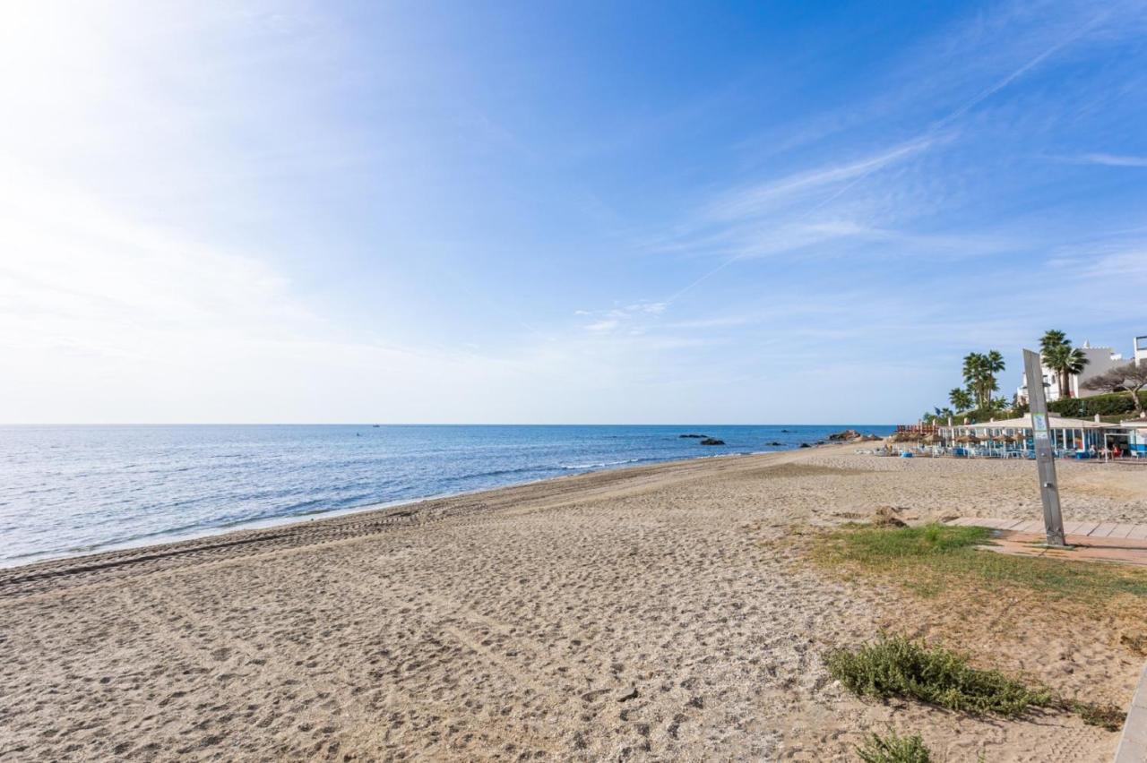 Holidays2Mijas Costa Lubina Del Sol Frontline Beach, Pool, Terrace, Seaview & Parking Ситио-де-Калаонда Экстерьер фото